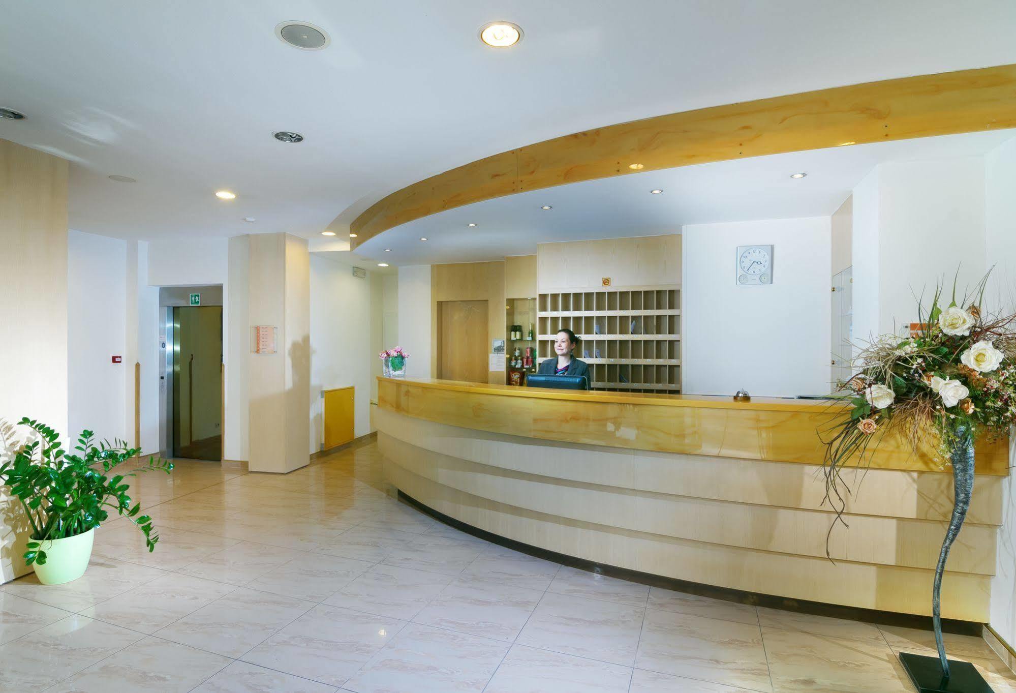 Hotel Ruze Karlovy Vary Luaran gambar
