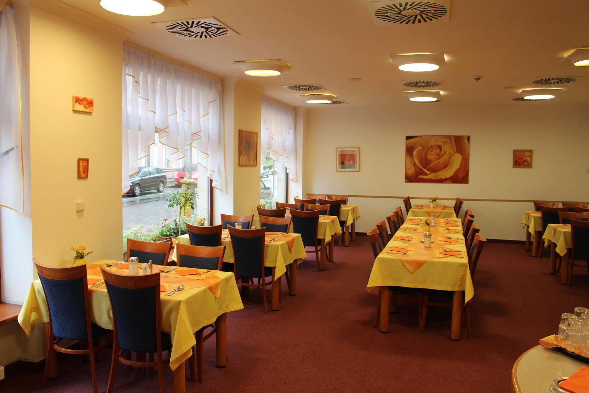 Hotel Ruze Karlovy Vary Luaran gambar